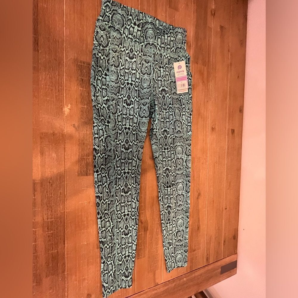 Pop Fit Snake Skin Leggings